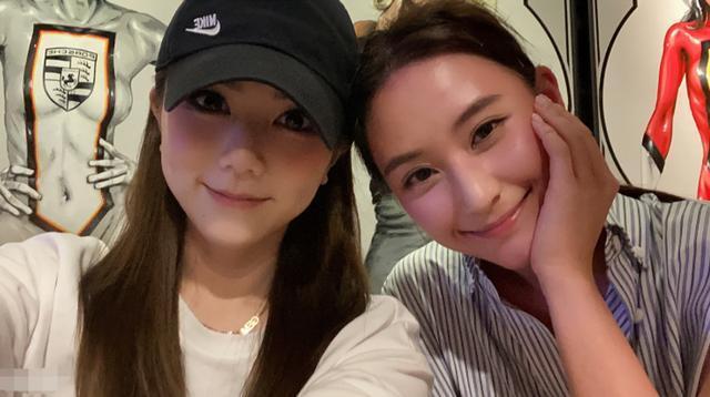 何超莲|何超莲送别赌王后首更动态，深夜晒窦骁健身肌肉照，配文疑透露同居