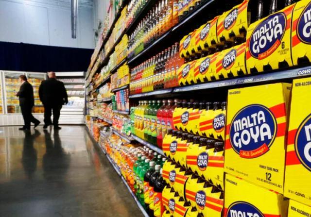 伊万卡·特朗普|伊万卡一袭白衣上线带货，满脸模特笑容，为力挺老爸企业免费宣传