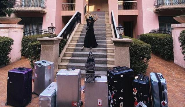 黄圣依|超级贵妇黄圣依被曝一瓶面霜高达260万，网友：脸上抹一套房