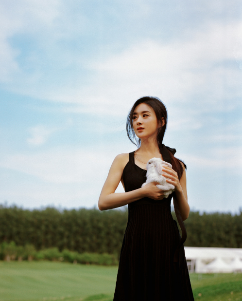 赵丽颖|赵丽颖产子后长变“筋肉腿”？穿短裤被偶遇，未P图太真实了