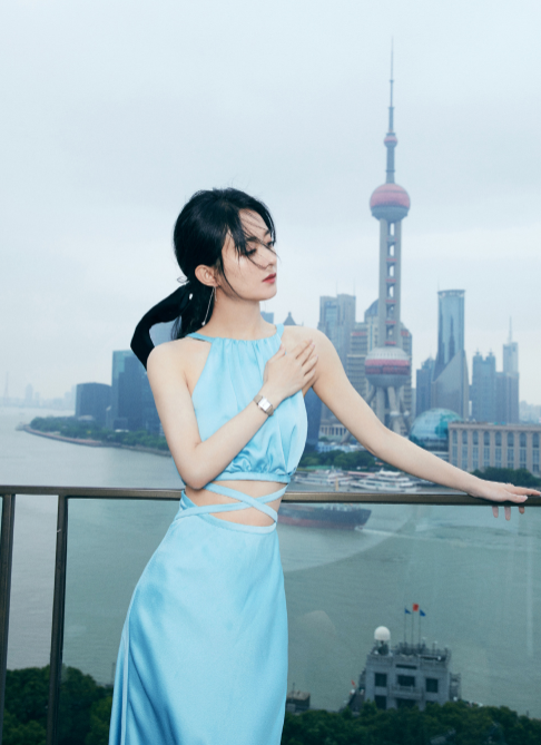 赵丽颖|赵丽颖产子后长变“筋肉腿”？穿短裤被偶遇，未P图太真实了