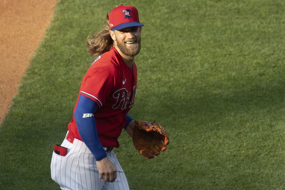 前mvp哈珀新赛季转战新位置?队内赛中改打三垒手表现不错