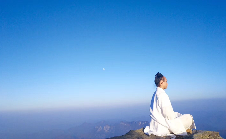 吕洞宾|历史上的吕洞宾写诗有多牛？用剑在雪地上写了首诗，流传1000多年