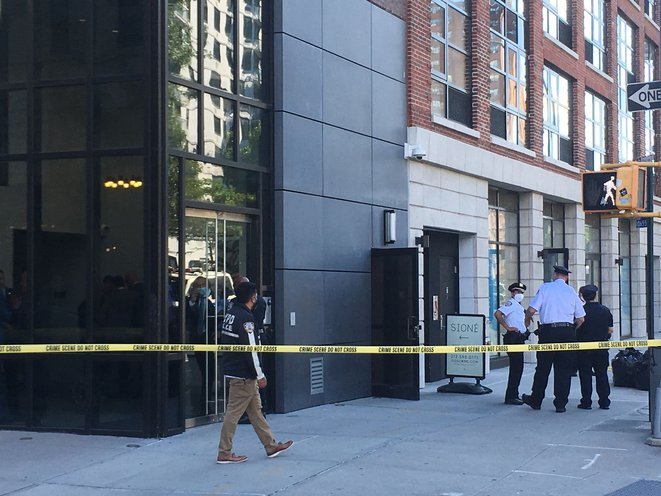 警察|美国警方一进门猛然看见一具破碎的尸体，尸体旁还放着一把电锯