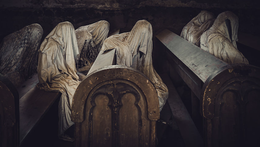 青天白日魂鬼坐堂带你走进捷克古老的鬼教堂看个究竟