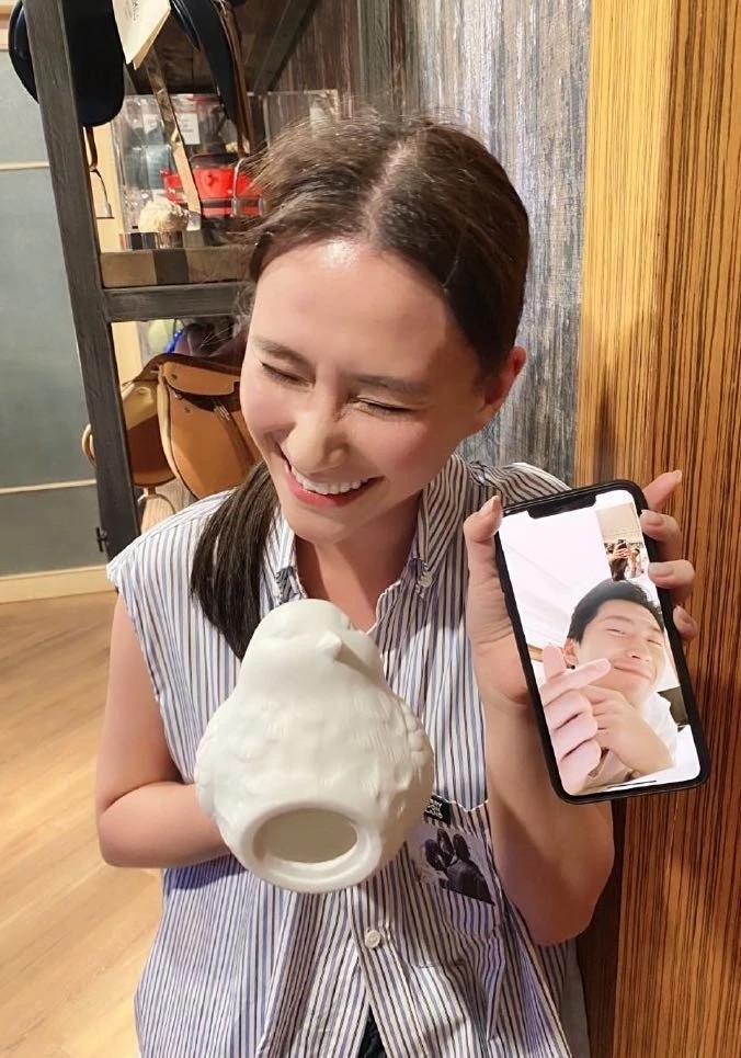 何超莲|同居好甜！何超莲做早餐取悦窦骁，获男友赞：平生最好吃