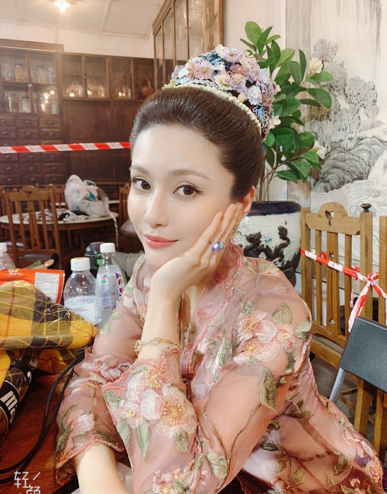 小娘惹秀娟卷走亲姐救命钱多年后悔悟托人还回善恶一念之间