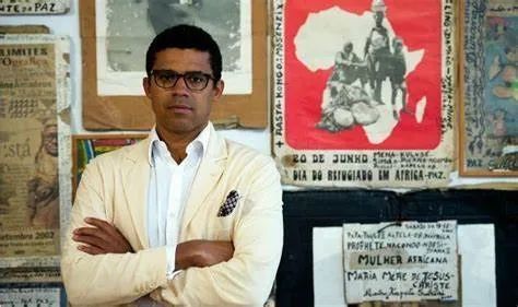 多斯·桑托斯|最不发达国家出了个非洲女首富，靠总统老爹疯狂敛财150亿，败光一个国