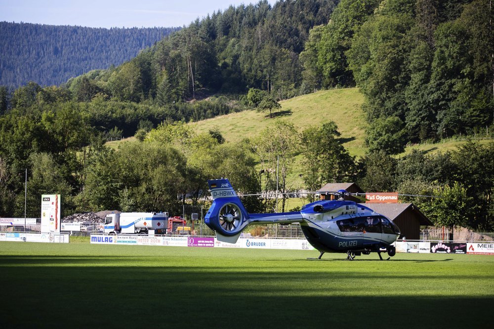警察|真人版兰博！独自将4名德国警察缴械逃入森林，数百人搜捕多日无结果