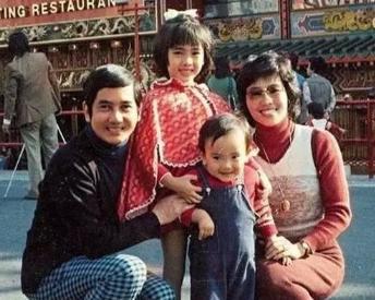 黎姿|黎姿当年有多美？张柏芝承认不如她，林心如周慧敏与她合影都黯然失色