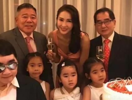 黎姿|黎姿当年有多美？张柏芝承认不如她，林心如周慧敏与她合影都黯然失色