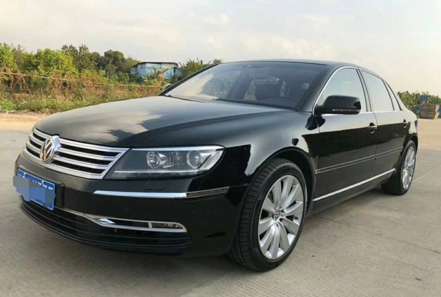 200万辉腾只洗一半把车尾当聊天框留言让人捧腹大笑