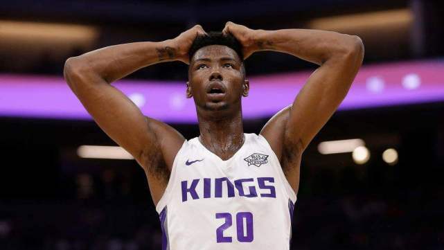 哈里·贾尔斯于首轮第20顺位被开拓者队选中,之后就被交易到了国王队.