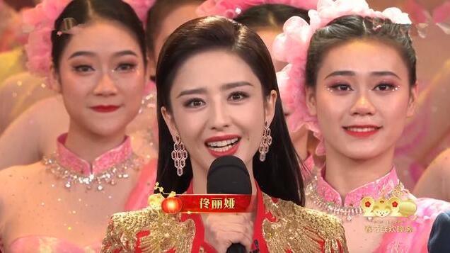 2012年，陈思诚自曝用烟头烫佟丽娅，笑称：疤还留着，挺有意思的