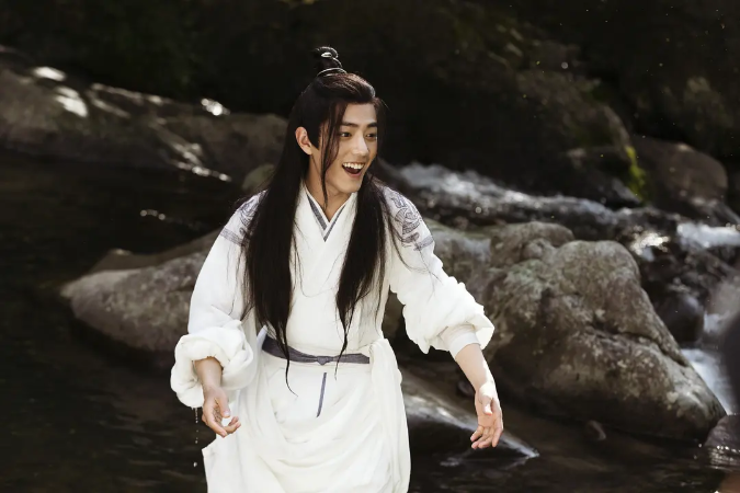 王一博|肖战出事，王一博成最大受益者？24个代言加身，赚得钵满盆满