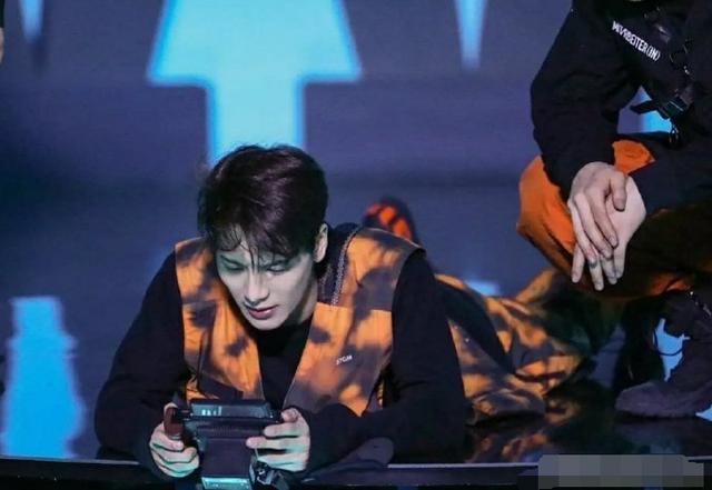 街舞3|《街舞3》即将开播，圈内大神给出预测评价，王一博或处于劣势？