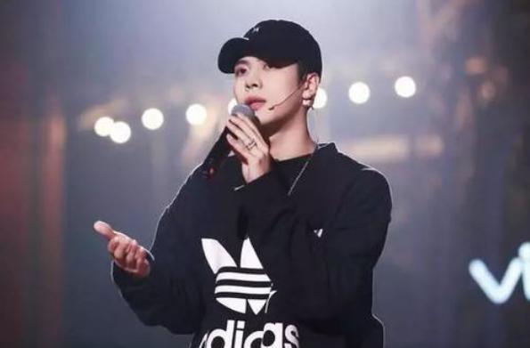 街舞3|《街舞3》即将开播，圈内大神给出预测评价，王一博或处于劣势？