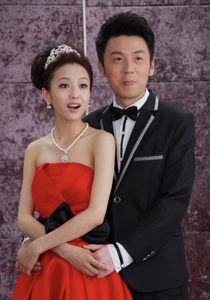 之后和佟丽娅合作的电视剧《断奶》,他饰演的是李俊鹏,一个受尽了家里