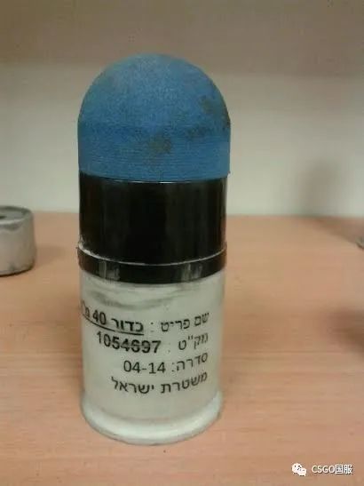 因为霰弹枪本身结构可以发射一些特殊子弹,例如独头弹,豆袋弹等等