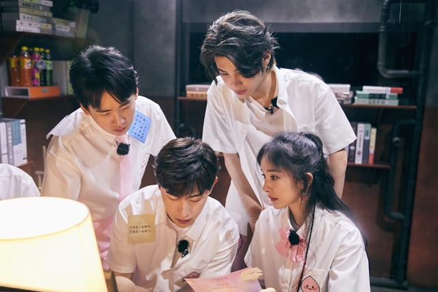 杨幂|颜值难回春？杨幂《密逃》生图曝光老态十足，法令纹重发际线抢眼