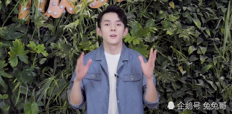 万茜|万茜真是面面俱到，躺病床上都不忘感谢李佳琦，被对方暖心提醒