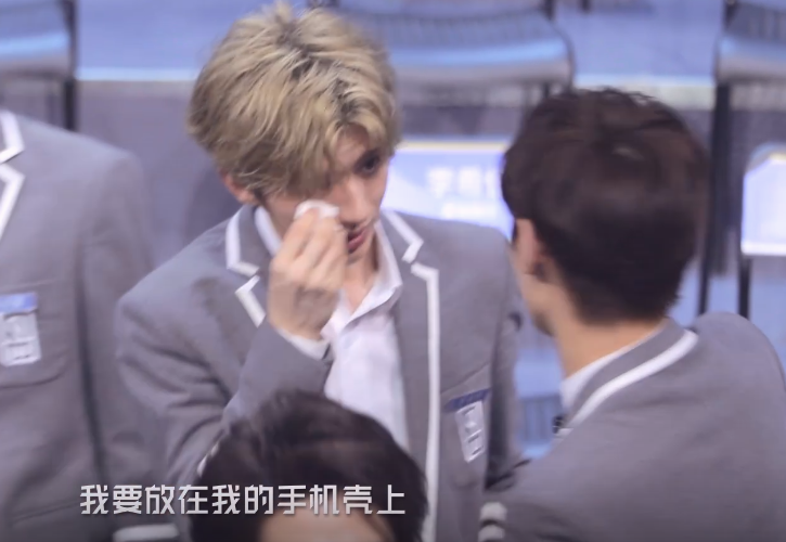 王境泽|蔡徐坤魅力有多大？“真香本人”王境泽奔赴前线只为追蔡徐坤！