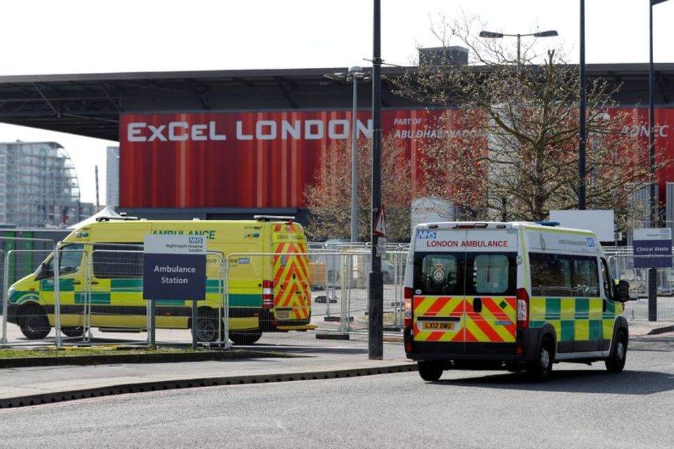 英国_社会|英国出现超级传播事件！护士不戴口罩感染16名同事，急诊部门沦陷