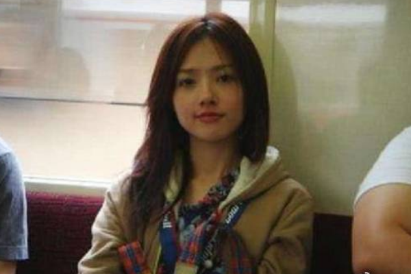 郭碧婷|郭碧婷早年旧照走红！单纯青涩面露自信，网友：难怪向太待见她！