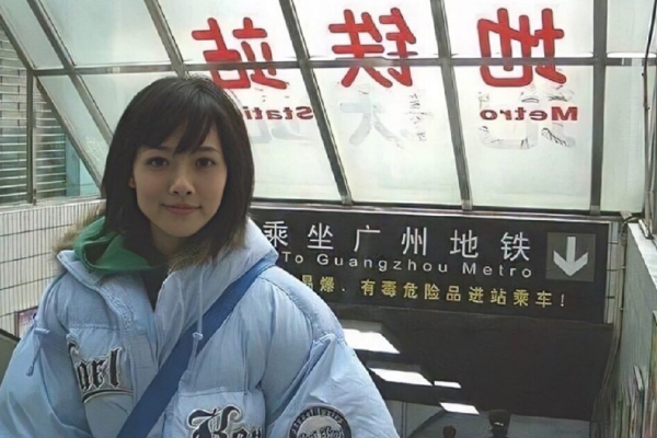 郭碧婷|郭碧婷早年旧照走红！单纯青涩面露自信，网友：难怪向太待见她！