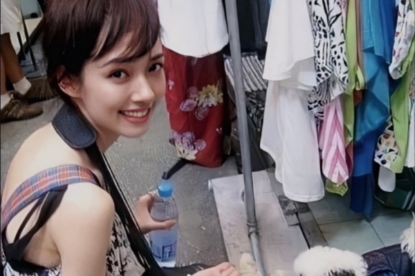 郭碧婷|郭碧婷早年旧照走红！单纯青涩面露自信，网友：难怪向太待见她！