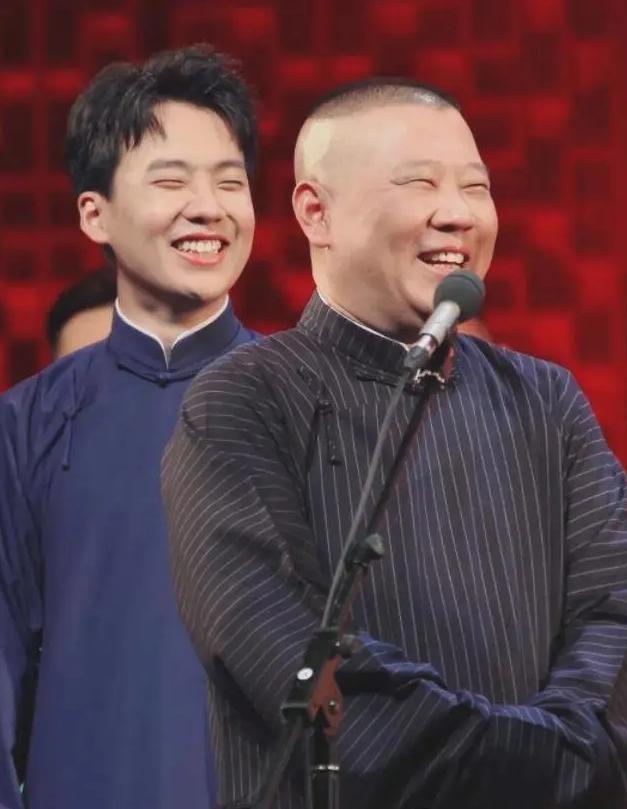 被侄子“撬走”小20岁娇妻的侯耀文，2007年离世，为何4年后才入土？_腾讯新闻