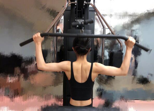 冯绍峰|冯绍峰新戏开机身材发福，状态油腻白发不少，婚后与赵丽颖反差大