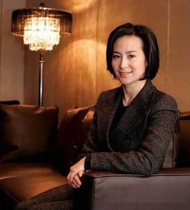何超琼|“赌后”何超琼：错过陈百强，嫁给许晋亨，如今却孤身无子女