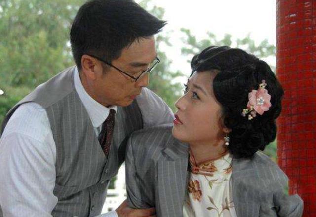 54岁小凤仙老年痴呆,离世仍带蔡锷照片,蔡锷后人:自作多情