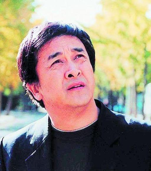 国家一级演员|五年前，国家一级演员黄宏上午被免职，下午就被带走，今现状堪忧