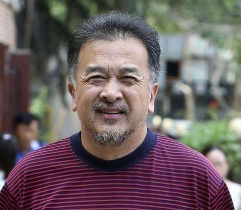 国家一级演员|五年前，国家一级演员黄宏上午被免职，下午就被带走，今现状堪忧