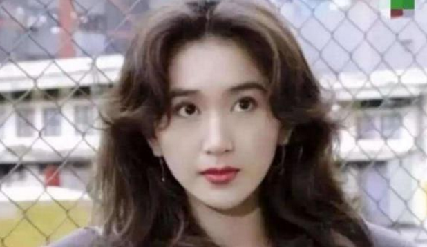 温碧霞|15岁就走红，嫁入豪门17年后离婚，前夫满世界追着她复合