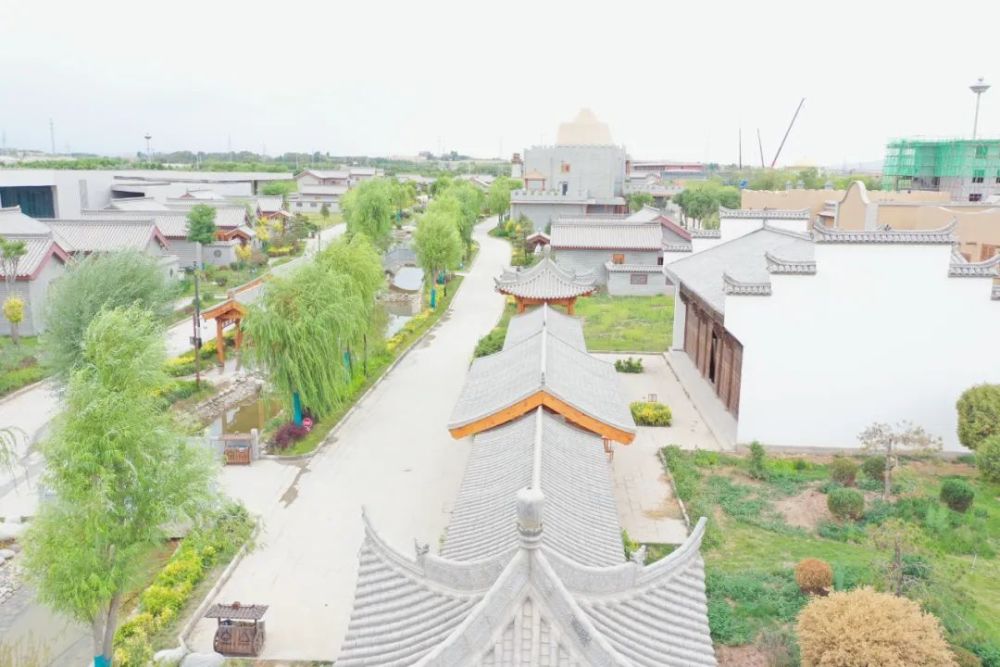 古街感受风花雪月的浪漫听一首情歌闲暇的午后时光企鹅号嘉峪关白鹿仓
