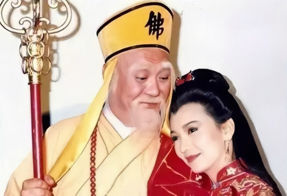 法海已逝许仙已老66岁的她戴个头套瞬间又变得妩媚动人