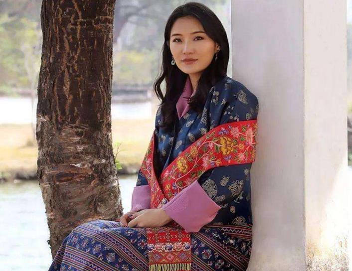 凯特王妃|38岁凯特王妃有魅力！热情融化了雪域美人，佩玛终于开怀大笑