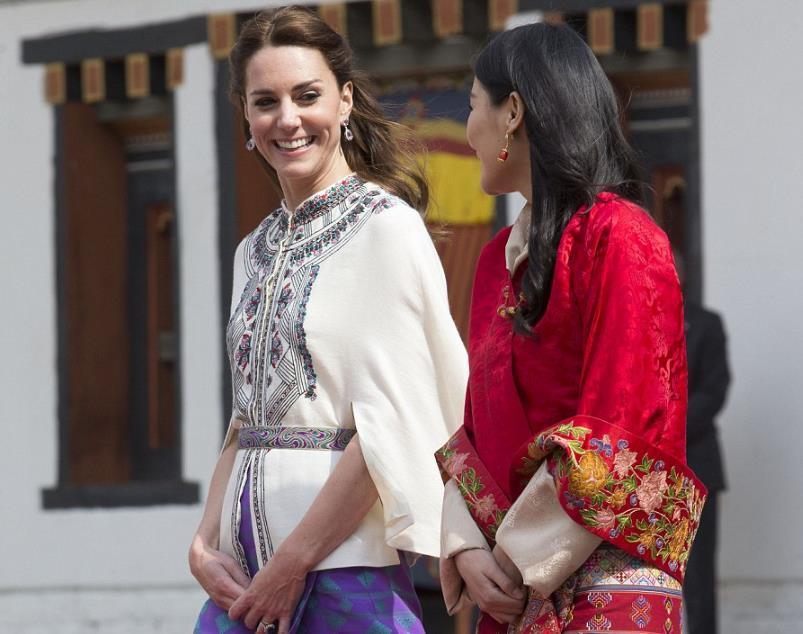 凯特王妃|38岁凯特王妃有魅力！热情融化了雪域美人，佩玛终于开怀大笑