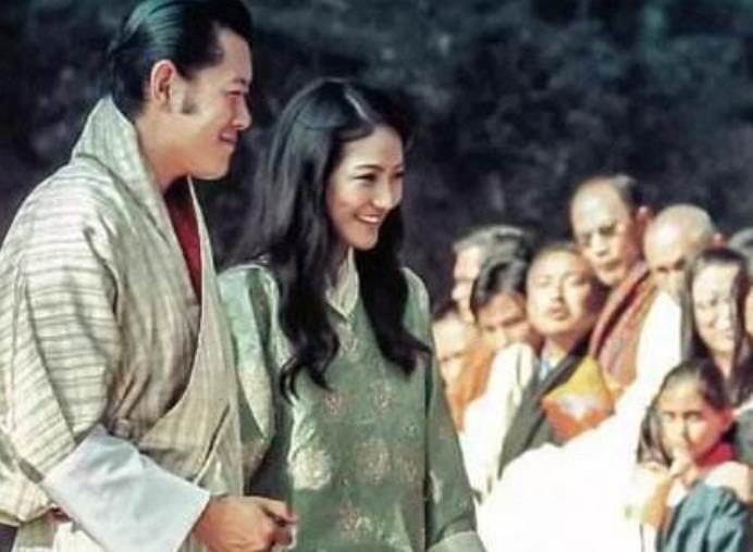 凯特王妃|38岁凯特王妃有魅力！热情融化了雪域美人，佩玛终于开怀大笑