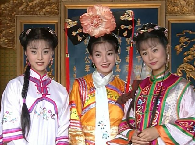 紫薇遵从母亲遗愿进京认爹,从而有了《还珠格格》完整的故事