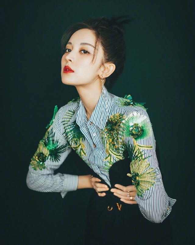 古力娜扎|古力娜扎新剧曝路透照，身披唐装充满仙气，和热巴比还是输了？