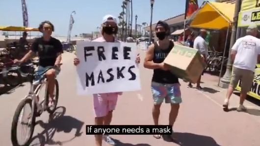 美国_社会|美国亨廷顿比奇海滩，被网友骂上了推特热搜