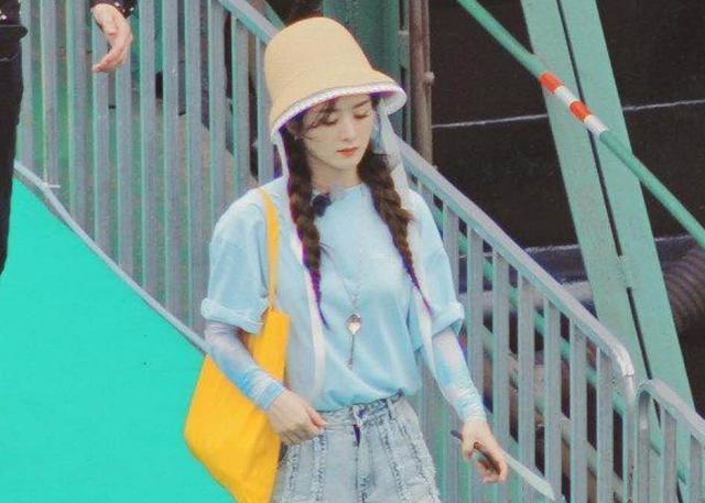 赵丽颖|赵丽颖腰伤复发？综艺路透双手扶腰疼到皱眉，疑走路都受疼痛影响