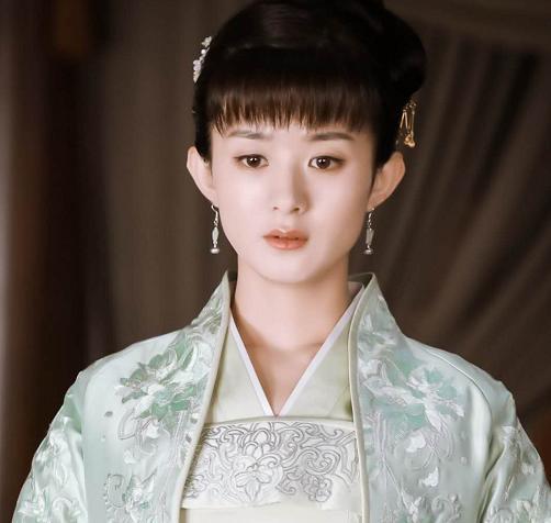 赵丽颖|赵丽颖腰伤复发？综艺路透双手扶腰疼到皱眉，疑走路都受疼痛影响