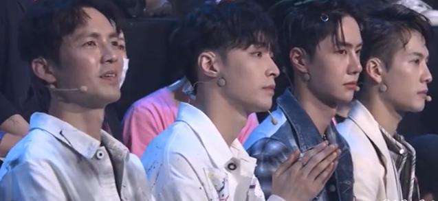 王一博|王一博《街舞》发布会侧脸引热议，法令纹明显鼻子被吐槽像是橡皮捏到脸上的