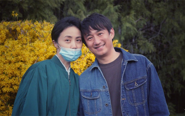 多妹|孙莉晒小女儿写作业，多妹侧颜美炸屏，高情商表白妈妈超暖