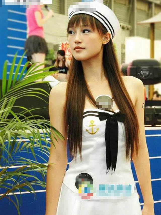 蓝盈莹|蓝盈莹大学照片，侧脸比现在立体很多，这么看黄圣依头脸是真的小